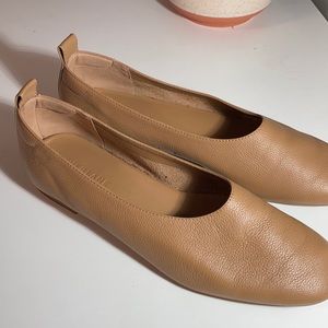 Everlane The Day Glove flat in Caramel, size 7.5
